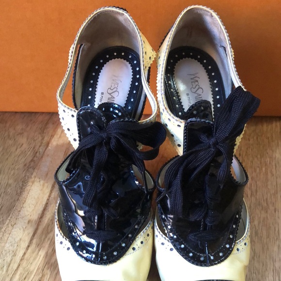 Yves Saint Laurent - Picture 3 of 7